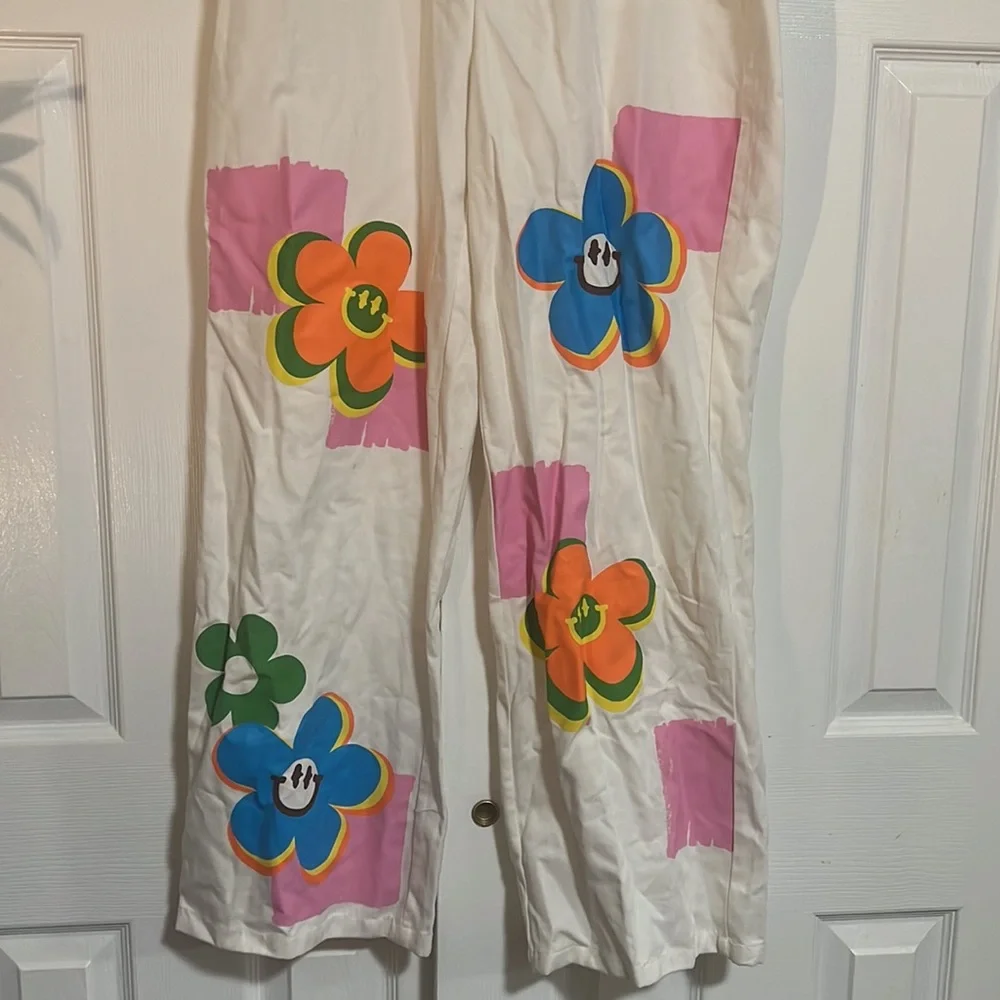 Wide Leg High Rise Painted Design Jeans - Picture 6 of 11